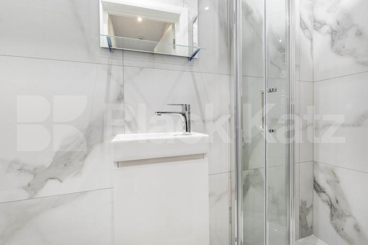 Newly refurbished one bed in Marylebone and mins to Regents Park Bell Street, Marylebone